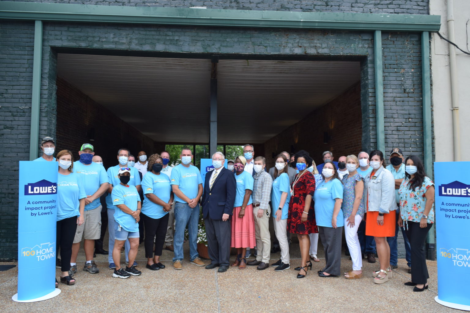 City of Moultrie hosts volunteer day for Lowe’s 100 Hometowns Project